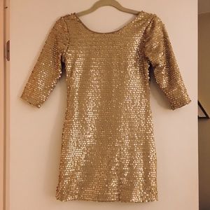 Quarter sleeve Gold sequin dress